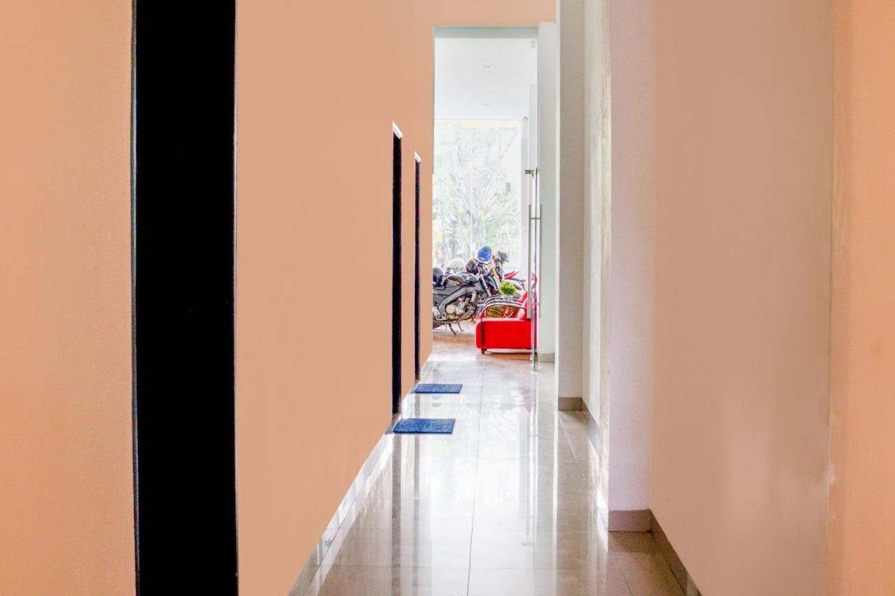 OYO 1183 Papakoel Hotel Medan Bagian luar foto